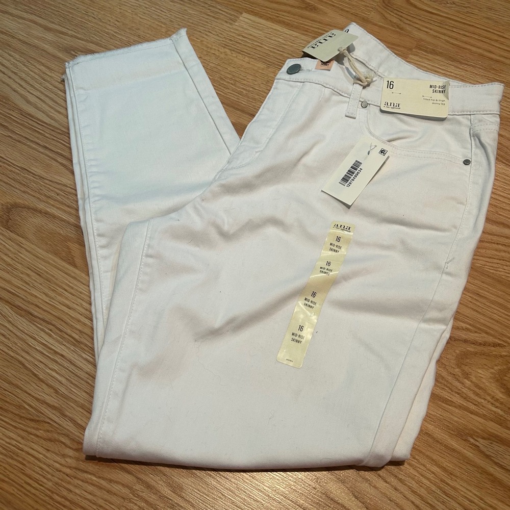 a.n.a A New Approach White Mid‎ Rise Skinny Jeans Raw Hem Size 16 NWT